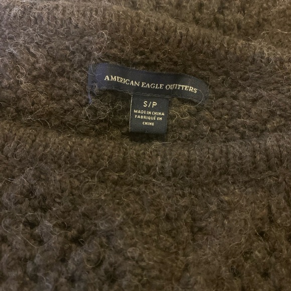 Box of FOUR Pre-Owned Women's Size S Sweaters American Eagle Lou and Gray - Picture 5 of 5